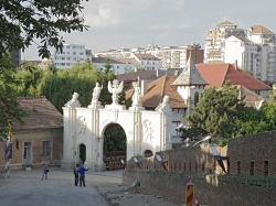 A restaurált I. Károly kapu